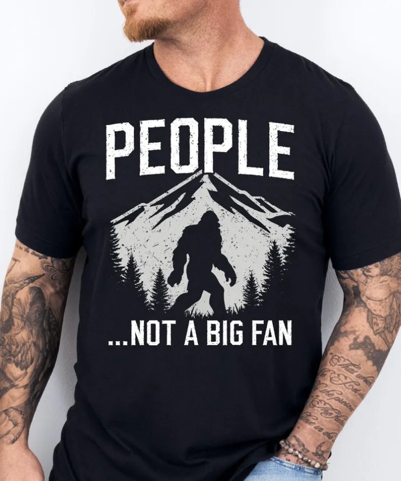メンズショートTシャツ、面白いキャンプの名言プリントグラフィ - Outdoor Adventure Friends のレビューと価格