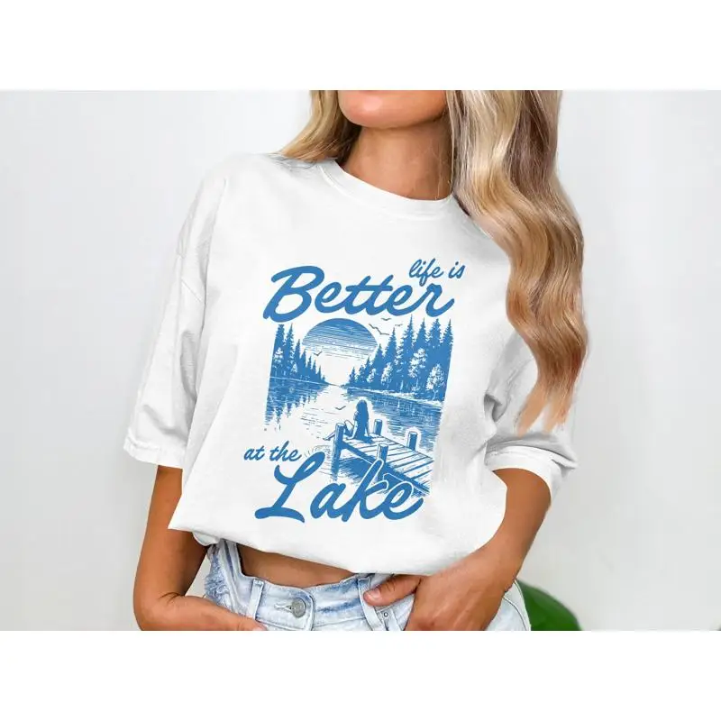 湖のそばはもっと楽しい Tシャツ 夏休み アウトドアアドベン - Outdoor Adventure At のレビューと価格